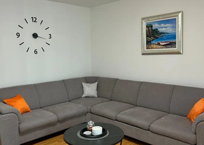 Garden Apartment Dina With Free Parking
