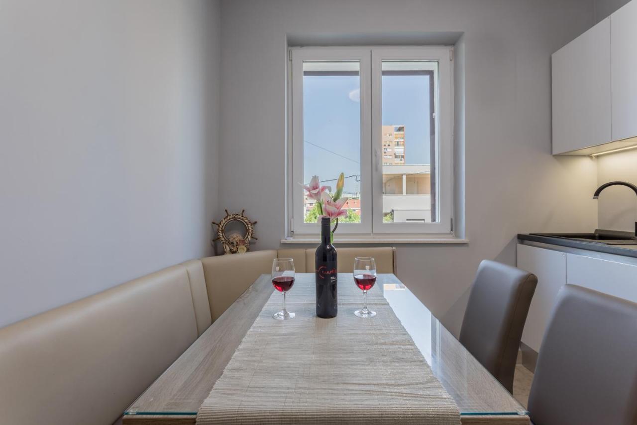 Apartamento Garden Dina With Free Parking Split