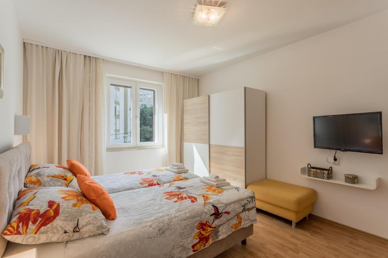 Garden Dina With Free Parking Split