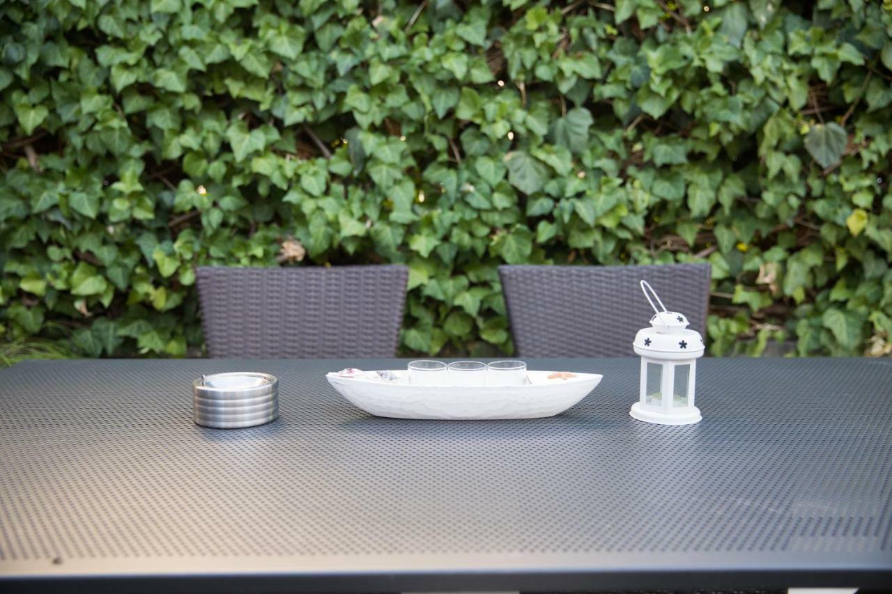 Garden Dina With Free Parking Apartamento